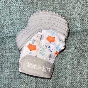 Munch Mitt -Little fox - baby teething mitt with BPA food grade silicone